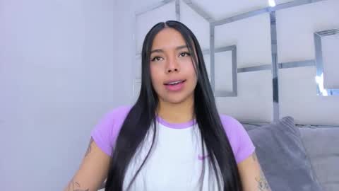 Snapshot of zoeswanx chatting on December 14, 11:48 am ZoeSwam online show from December 14, 11:48 am