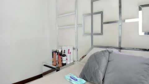 ZoeSwam online show from March 28, 2:27 pm