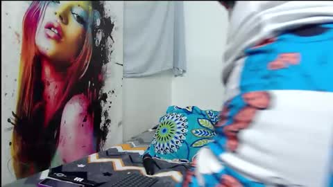 zoethorner online show from April 16, 12:17 pm