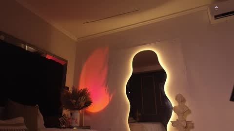 zoevidal_ online show from October 23, 11:53 am