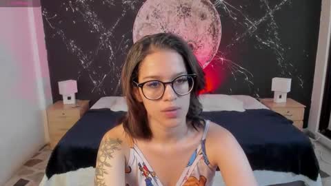 Snapshot of zoewestt chatting on September 15, 12:27 pm Zoe online show from September 15, 12:27 pm