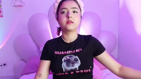 Snapshot of zoewillian chatting on September 25, 2:26 am zoewillian online show from September 25, 2:26 am
