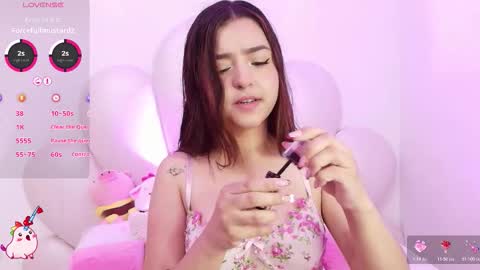 Snapshot of zoewillian chatting on November 27, 1:29 am zoewillian online show from November 27, 1:29 am