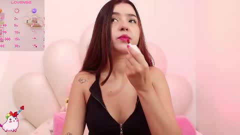 Snapshot of zoewillian chatting on July 29, 2:32 am zoewillian online show from July 29, 2:32 am