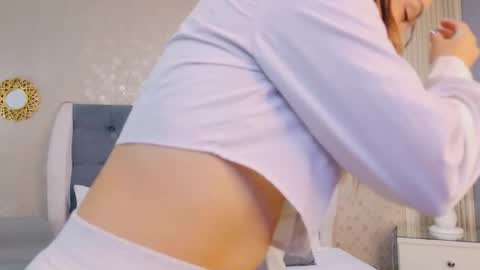 Snapshot of zoewilliis chatting on May 29, 11:41 am ZoeWilliis online show from May 29, 11:41 am