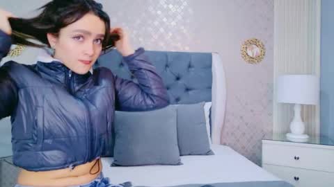 Snapshot of zoewilliis chatting on June 5, 12:22 pm ZoeWilliis online show from June 5, 12:22 pm