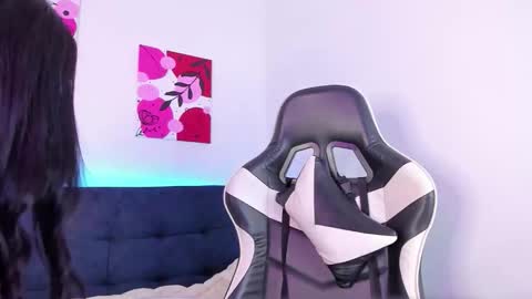 Snapshot of zoey_cute_ chatting on October 17, 11:29 pm Valeria online show from October 17, 11:29 pm