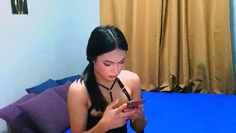 zoey online show from October 15, 7:30 am