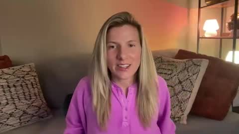 Snapshot of zoeydanner chatting on February 12, 1:33 am Zoeydanner online show from February 12, 1:33 am