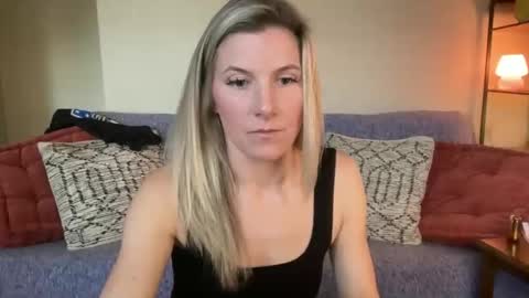 Snapshot of zoeydanner chatting on March 12, 7:53 pm Zoeydanner online show from March 12, 7:53 pm