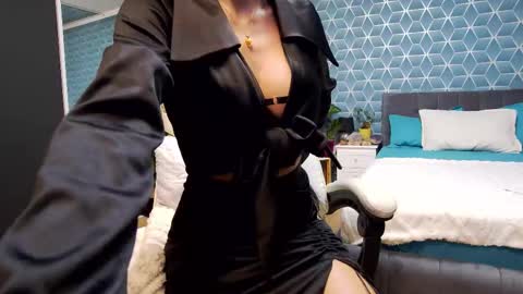 Snapshot of zoeylarkens chatting on November 9, 5:00 pm Zoey online show from November 9, 5:00 pm