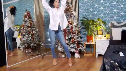 Snapshot of zoeylarkens chatting on December 3, 7:12 pm Zoey online show from December 3, 7:12 pm