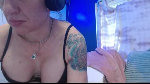 Zoey Portland online show from April 23, 1:18 am