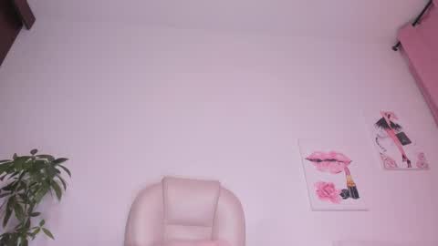 Snapshot of zofhia_xiaho chatting on March 9, 4:27 am Zofhia online show from March 9, 4:27 am