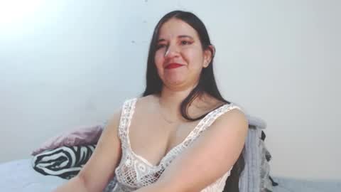 Snapshot of zohe_ chatting on October 10, 9:30 am zohe online show from October 10, 9:30 am