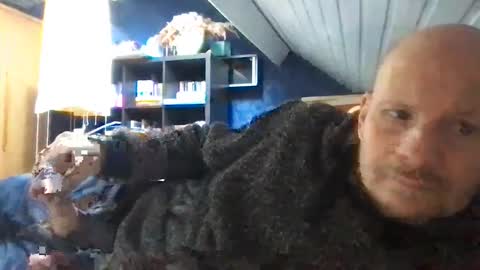 Snapshot of zolexthomas chatting on March 8, 12:30 pm zolexthomas online show from March 8, 12:30 pm