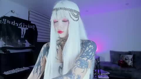 Snapshot of zombieeporcelainex chatting on June 27, 4:06 am SOPHIE online show from June 27, 4:06 am