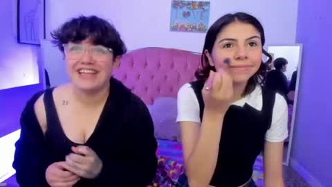 Snapshot of zooble_28 chatting on June 20, 12:41 pm Nick And Mia online show from June 20, 12:41 pm