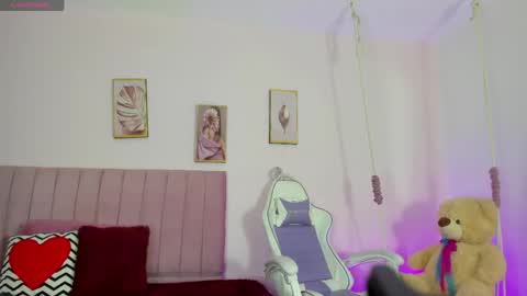 Zoe online show from April 21, 12:00 pm