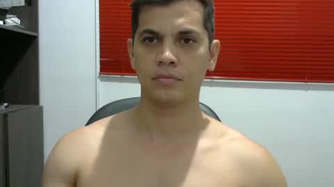 Snapshot of zoro_00 chatting on January 19, 12:14 am zoro_00 online show from January 19, 12:14 am
