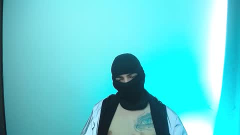 zoro_roronoa96 online show from October 22, 12:49 pm