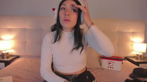 cintya kors online show from February 6, 2:55 am