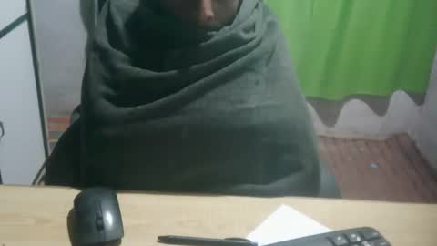 Snapshot of zoyakhan803 chatting on February 17, 3:15 am zoyakhan803 online show from February 17, 3:15 am