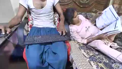 zoyakhan803 online show from April 22, 4:08 pm