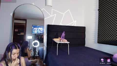 zpzphot online show from April 3, 8:18 pm