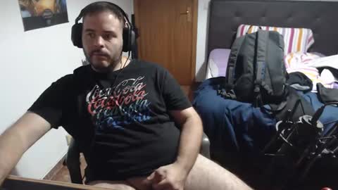 Snapshot of zuheyla26 chatting on December 5, 2:31 am Zuheyla online show from December 5, 2:31 am