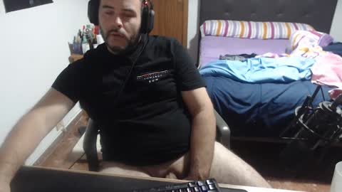 Snapshot of zuheyla26 chatting on December 11, 1:47 am Zuheyla online show from December 11, 1:47 am