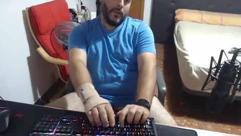 Snapshot of zuheyla26 chatting on September 23, 8:34 pm Zuheyla online show from September 23, 8:34 pm