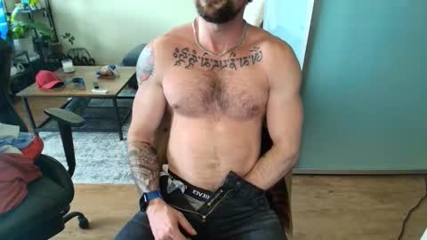 Snapshot of zuko_zen69 chatting on March 25, 11:22 pm Zuko online show from March 25, 11:22 pm
