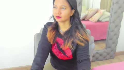 Im Zusan My schedule is from 1030pm to 430 am colombian time online show from April 18, 7:58 pm