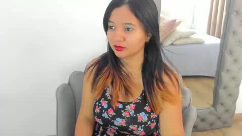 Snapshot of zusan_king_ chatting on April 24, 9:28 pm Im Zusan My schedule is from 1030pm to 430 am colombian time online show from April 24, 9:28 pm