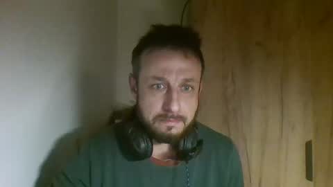 zvrhlikodvedle online show from April 23, 11:51 pm