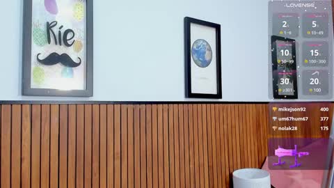 Snapshot of zyle_boobs_ chatting on January 18, 4:26 am ZYLE online show from January 18, 4:26 am