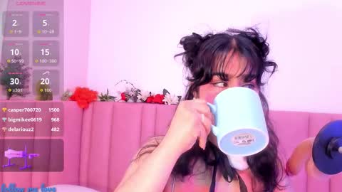 Snapshot of zyle_boobs_ chatting on October 31, 12:06 pm ZYLE online show from October 31, 12:06 pm