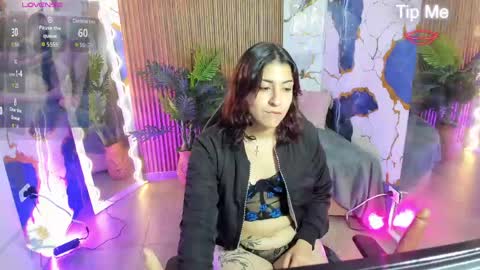 Snapshot of zyra_tay chatting on June 9, 11:33 am zyra_tay online show from June 9, 11:33 am