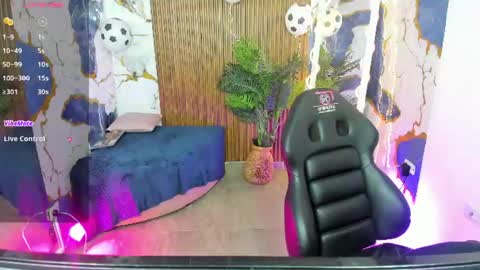 Snapshot of zyra_tay chatting on July 4, 7:09 pm zyra_tay online show from July 4, 7:09 pm