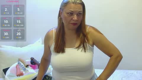Snapshot of zyra_vex chatting on May 25, 11:00 pm Zyra Vex online show from May 25, 11:00 pm