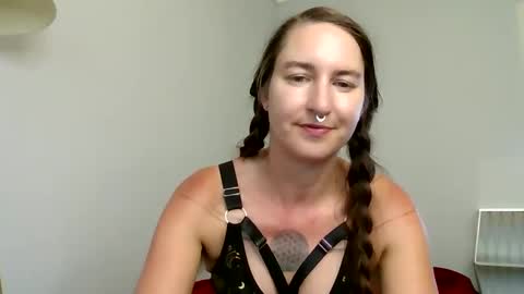 Zyra Cloud online show from October 6, 12:41 am