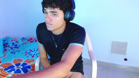 Snapshot of zyrosxk chatting on January 27, 11:00 am antonio felipe online show from January 27, 11:00 am