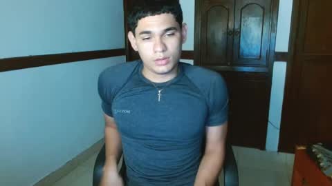 Snapshot of zyrosxk chatting on September 9, 6:13 am antonio felipe online show from September 9, 6:13 am