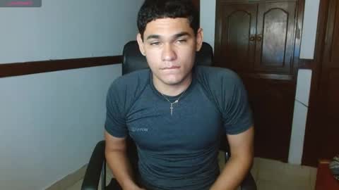 Snapshot of zyrosxk chatting on September 17, 6:04 am antonio felipe online show from September 17, 6:04 am