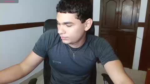 Snapshot of zyrosxk chatting on September 19, 1:01 pm antonio felipe online show from September 19, 1:01 pm