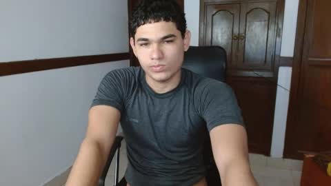 Snapshot of zyrosxk chatting on October 7, 2:58 pm antonio felipe online show from October 7, 2:58 pm