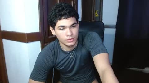 Snapshot of zyrosxk chatting on October 26, 9:04 am antonio felipe online show from October 26, 9:04 am