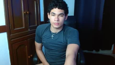 Snapshot of zyrosxk chatting on October 31, 6:58 am antonio felipe online show from October 31, 6:58 am