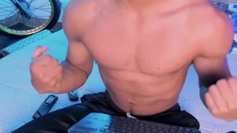 zyzz_1812 online show from October 29, 5:25 pm
